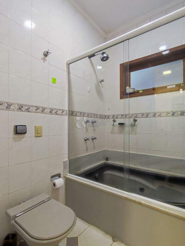 Casa em condomínio à venda no bairro Portal das Rosas: BANHEIRO SOCIAL