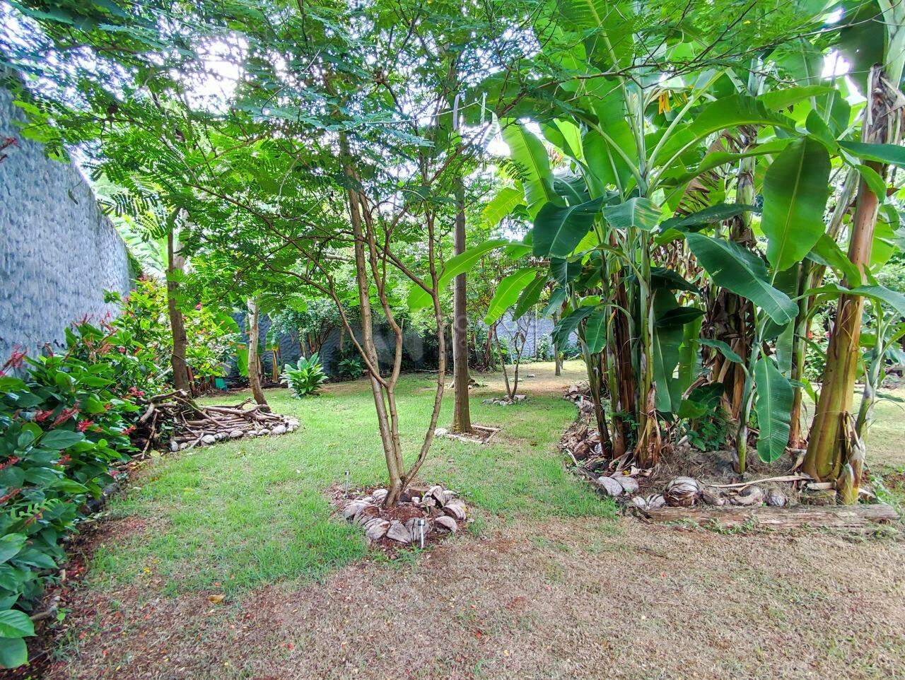 Casa em condomínio à venda no bairro Portal das Rosas: QUINTAL