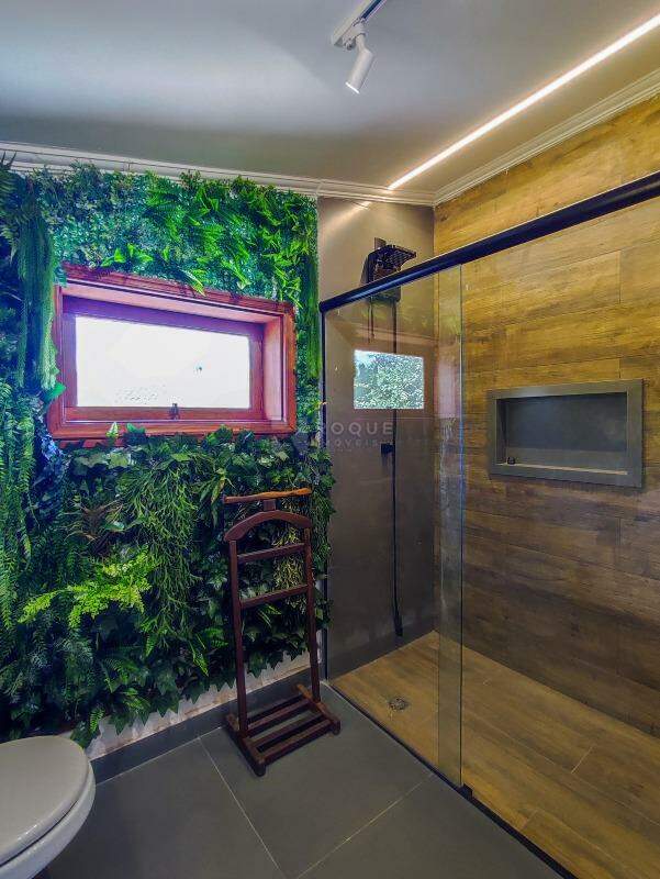Casa em condomínio à venda no bairro Portal das Rosas: WC SUÍTE 2