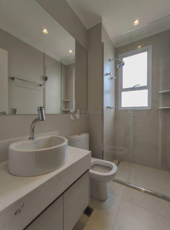 Apartamento para aluguel no bairro Jardim Aquárius: WC Suíte 2