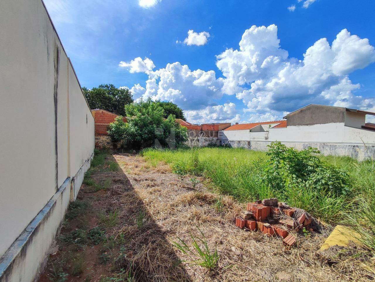 Terreno à venda no bairro Vila São Luiz: 