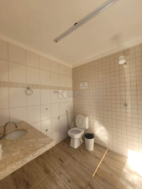 Chácara para aluguel no bairro Estância Jardim: WC externo