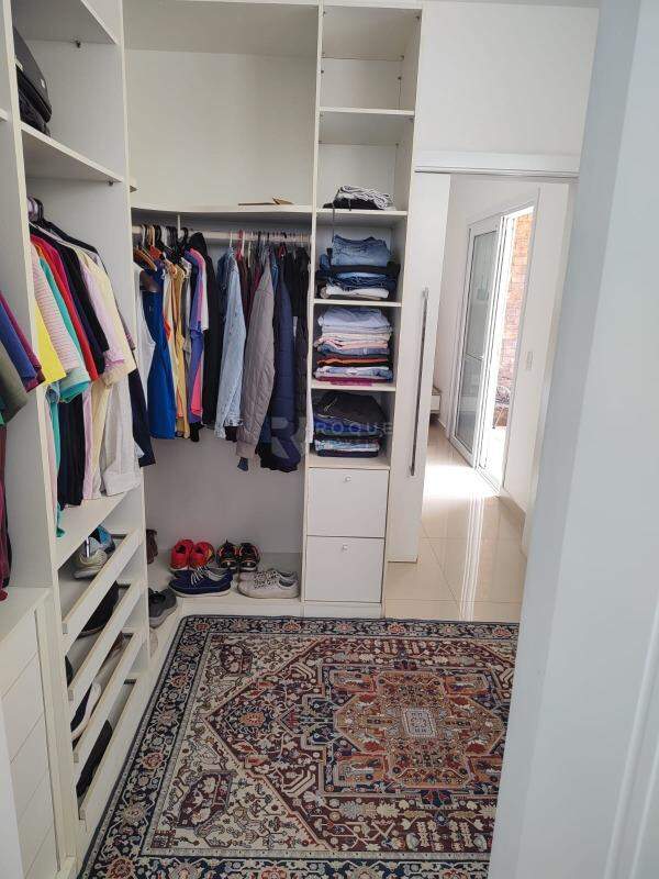 Casa em condomínio para aluguel no bairro Parque Residencial Roland: Closet
