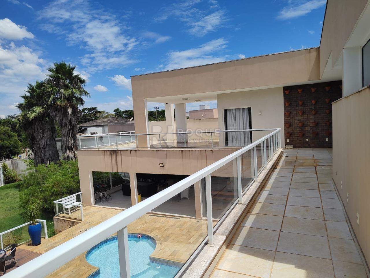 Casa em condomínio para aluguel no bairro Parque Residencial Roland: Sacada
