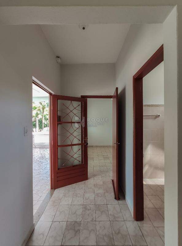 Chácara à venda no bairro Jardim do Lago: Hall de acesso 
