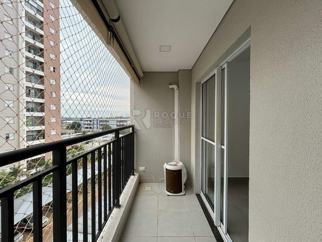 Apartamento para aluguel no bairro Jardim Santa Adélia: Sacada