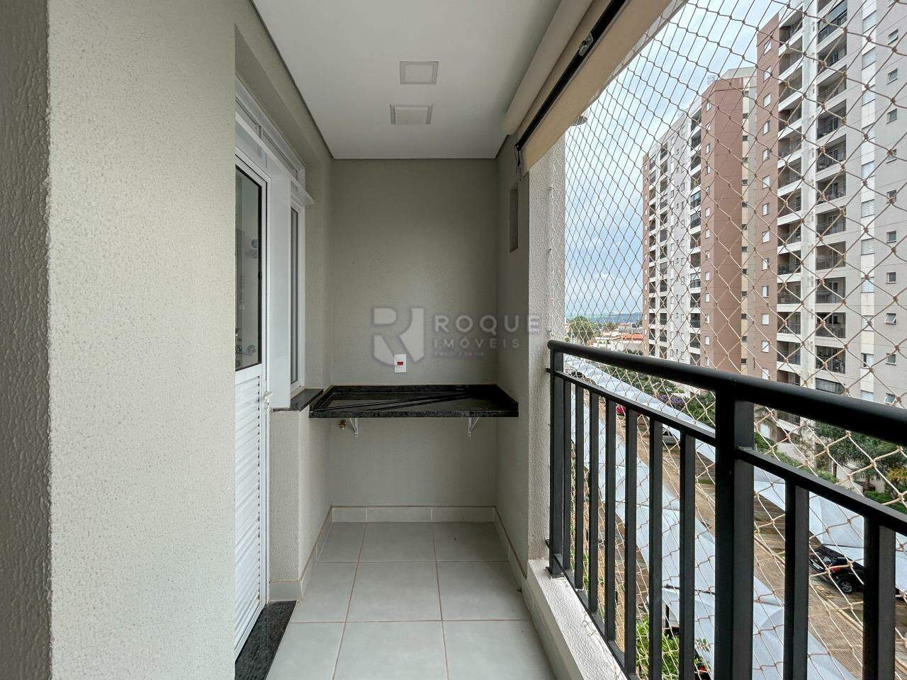 Apartamento para aluguel no bairro Jardim Santa Adélia: Sacada