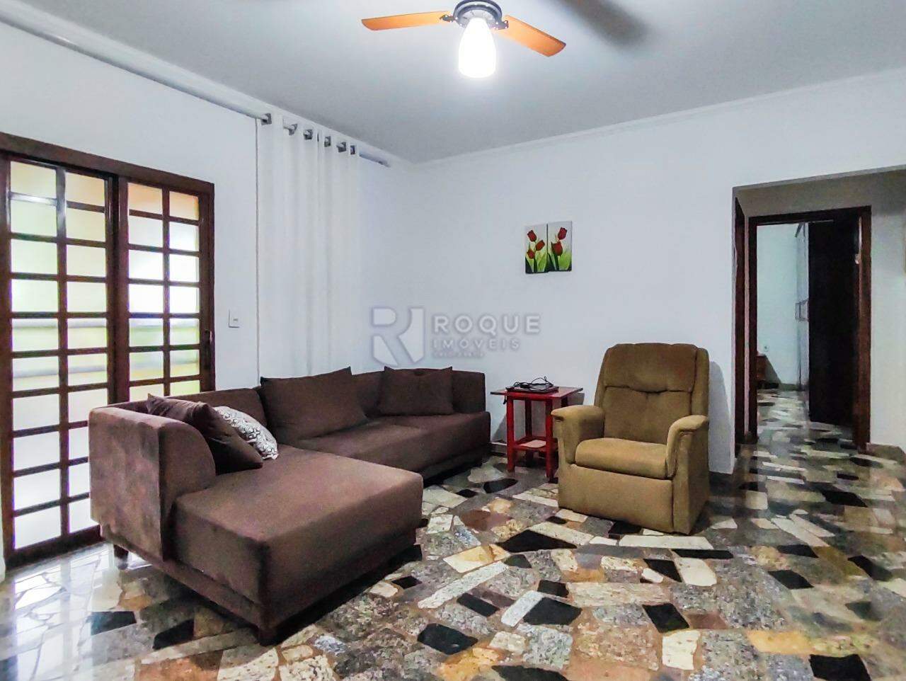 Chácara à venda no bairro Bairro dos Pires: SALA DE ESTAR