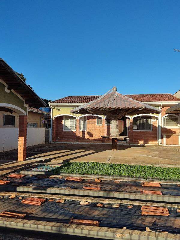Casa Residencial à venda no bairro Vila Nossa Senhora Aparecida: 