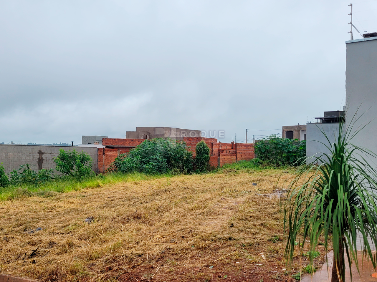 Terreno à venda no bairro Residencial Colinas do Engenho I: 