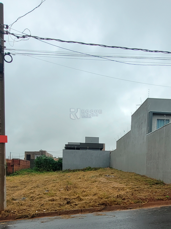 Terreno à venda no bairro Residencial Colinas do Engenho I: 