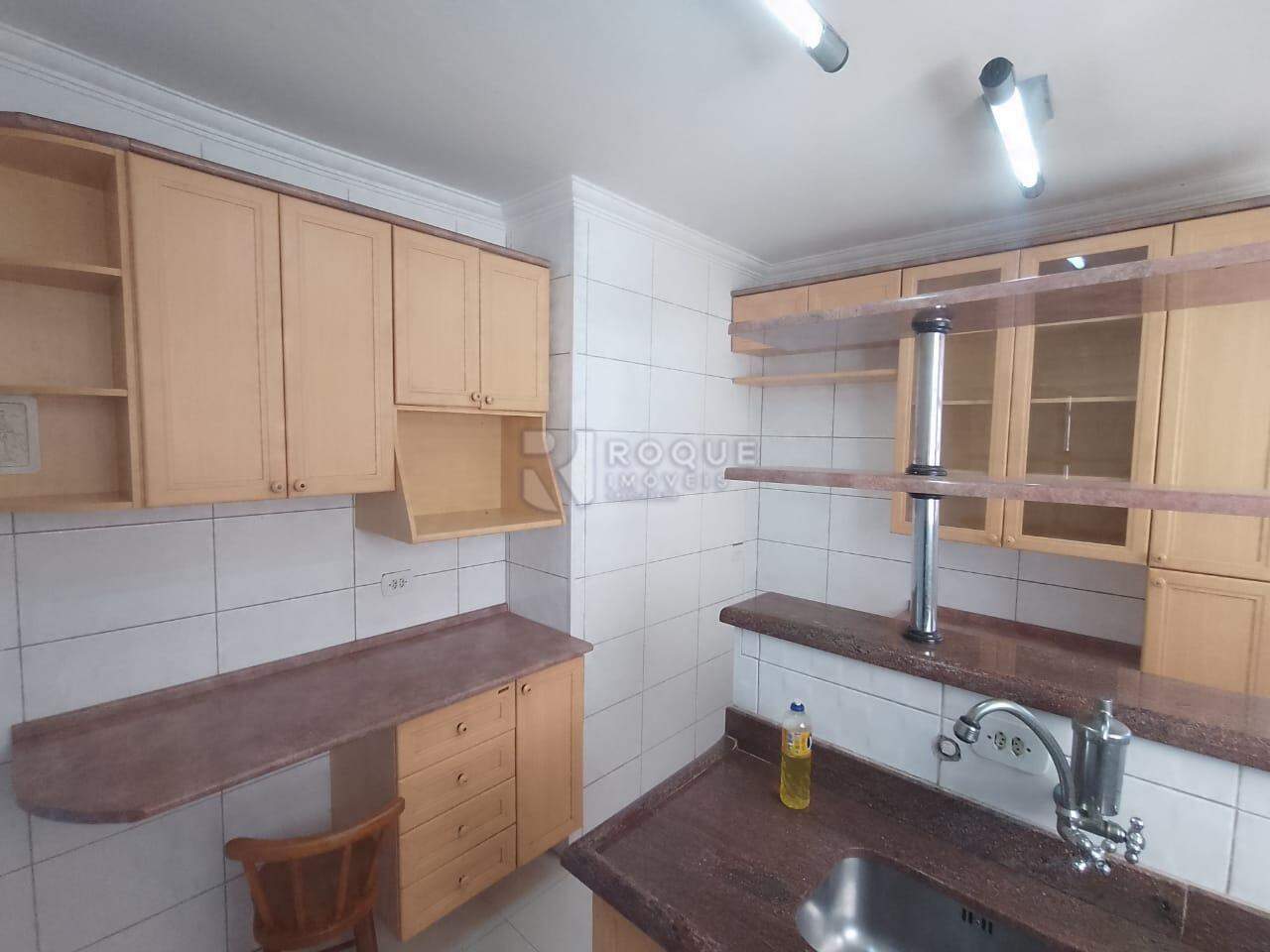 Apartamento para aluguel no bairro Jardim Ipiranga: Armários cozinha