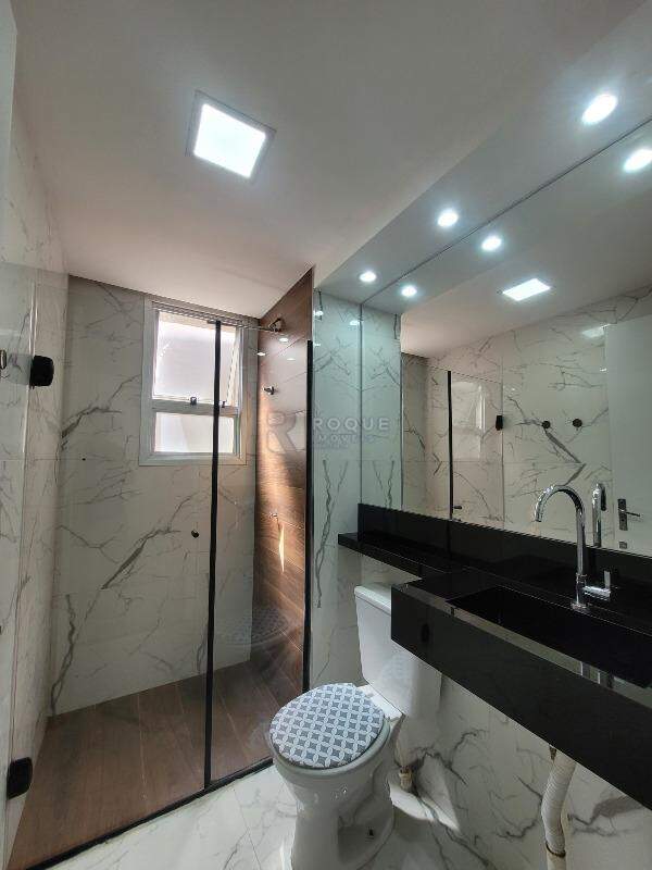 Apartamento à venda no bairro Parque Hippolyto: WC social