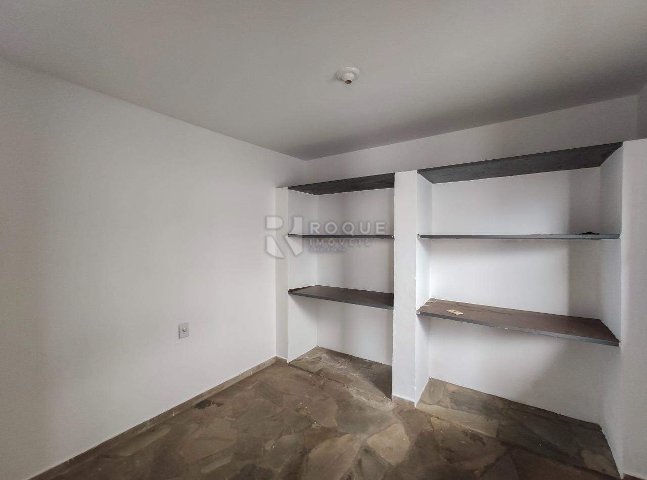 Casa Residencial para aluguel no bairro Jardim Nova Itália: Despensa