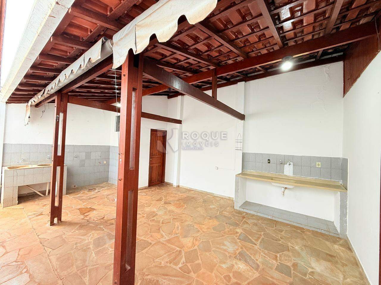 Casa Residencial para aluguel no bairro Jardim Nova Itália: Rancho / Área de serviço 