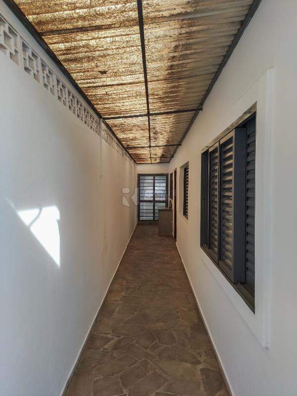 Casa Residencial para aluguel no bairro Jardim Nova Itália: Corredro