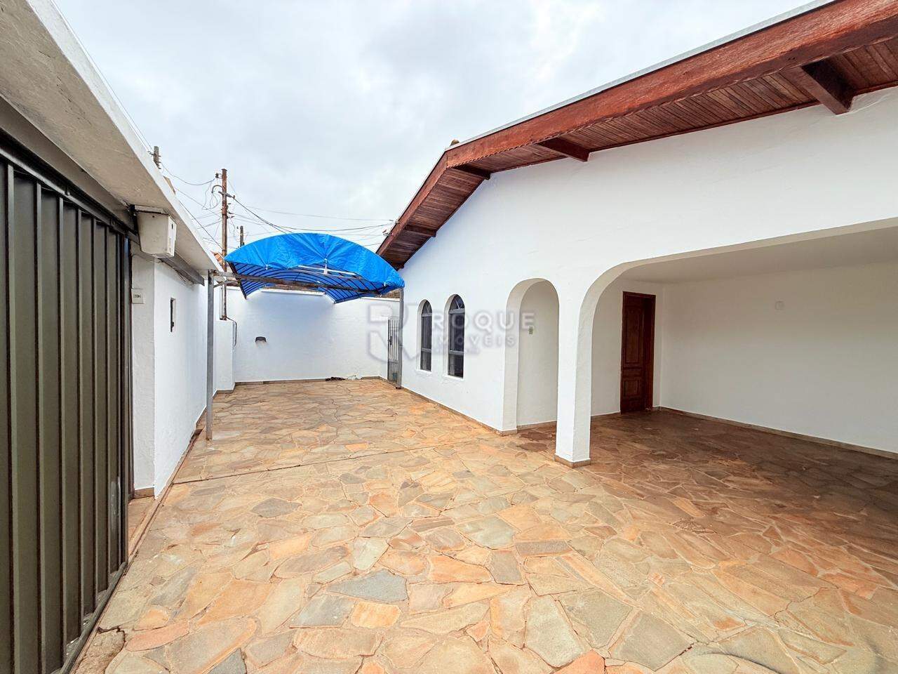 Casa Residencial para aluguel no bairro Jardim Nova Itália: Frente 