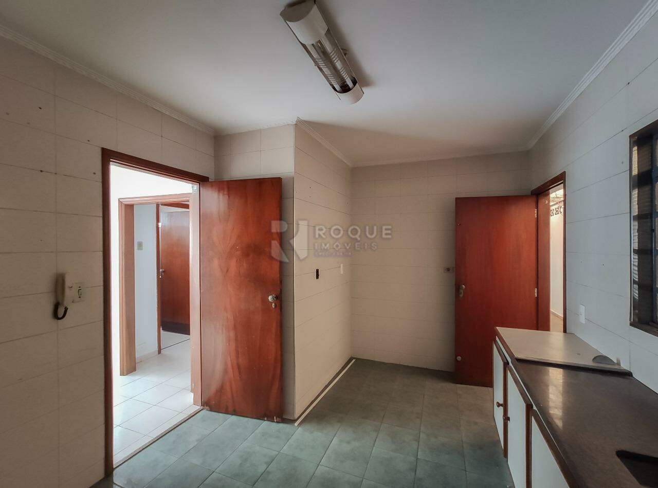 Casa Residencial para aluguel no bairro Jardim Nova Itália: Cozinha