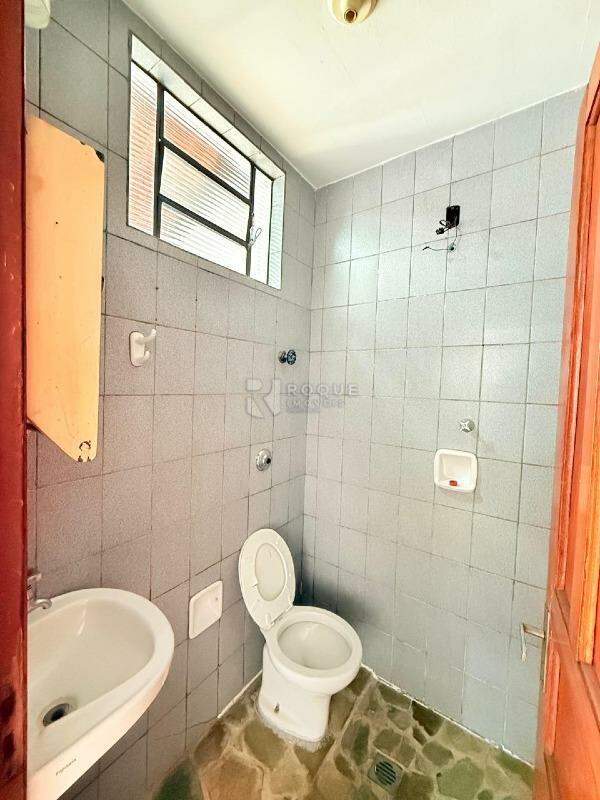 Casa Residencial para aluguel no bairro Jardim Nova Itália: WC fundo 