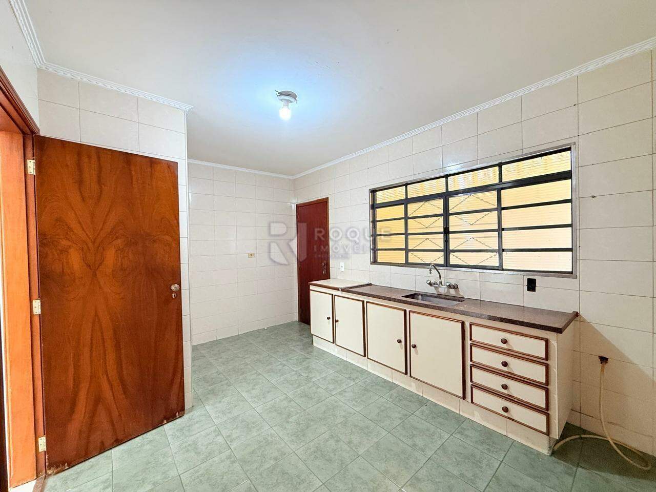 Casa Residencial para aluguel no bairro Jardim Nova Itália: Cozinha 