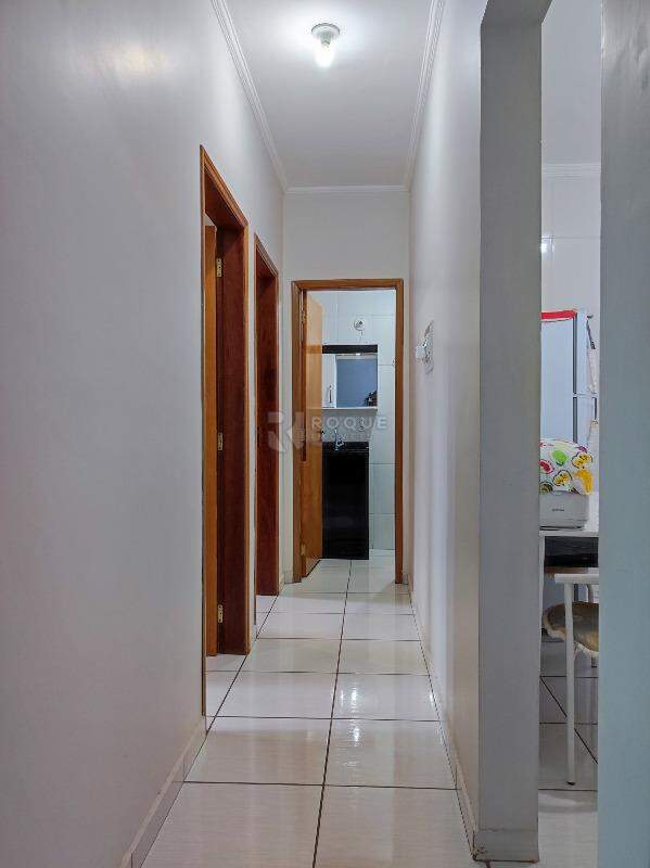Apartamento à venda no bairro Jardim Ouro Verde: CORREDOR INTERNO