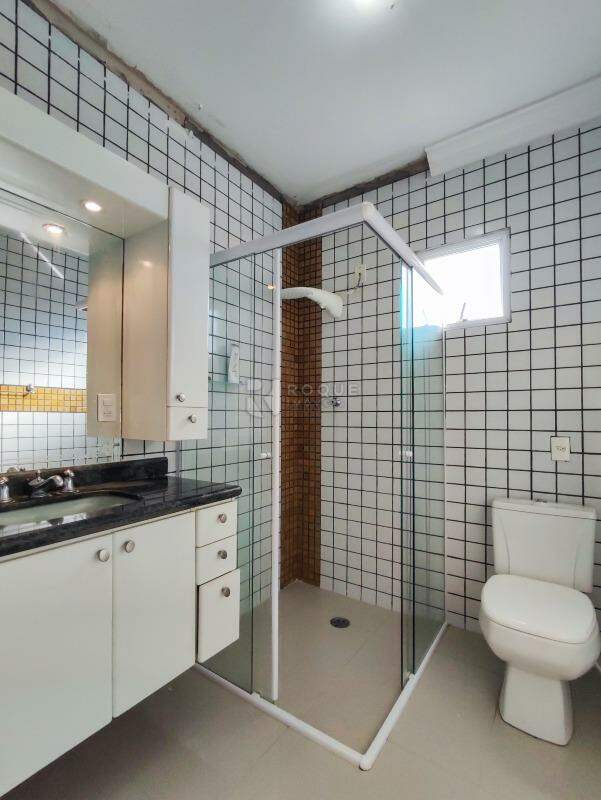 Chácara à venda no bairro Bairro dos Frades: WC SUÍTE CASA 1