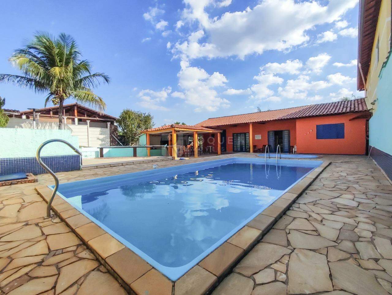 Chácara à venda no bairro Bairro dos Frades: PISCINAS CASA 2