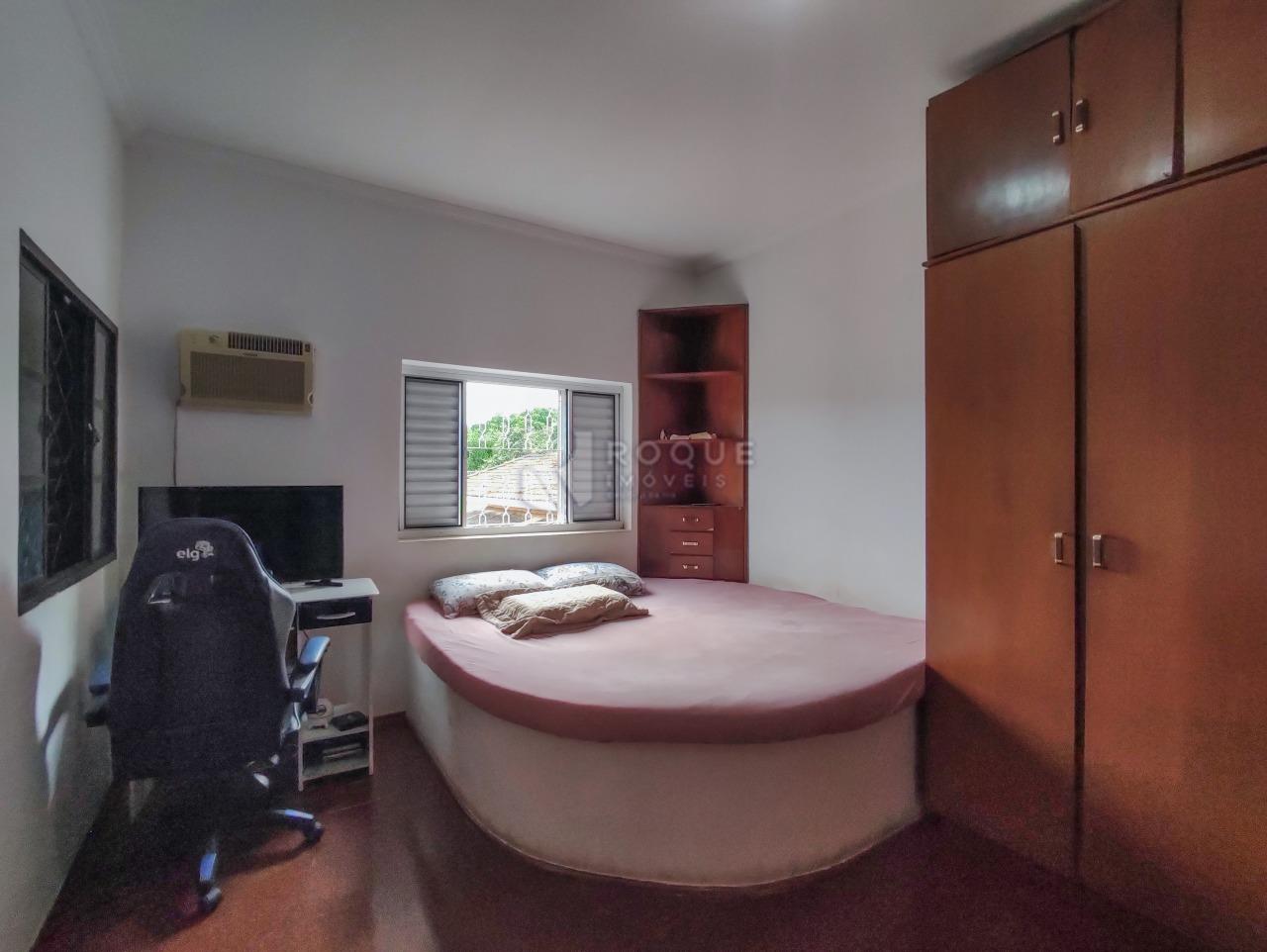 Casa Residencial à venda no bairro Vila Queiroz: SUÍTE