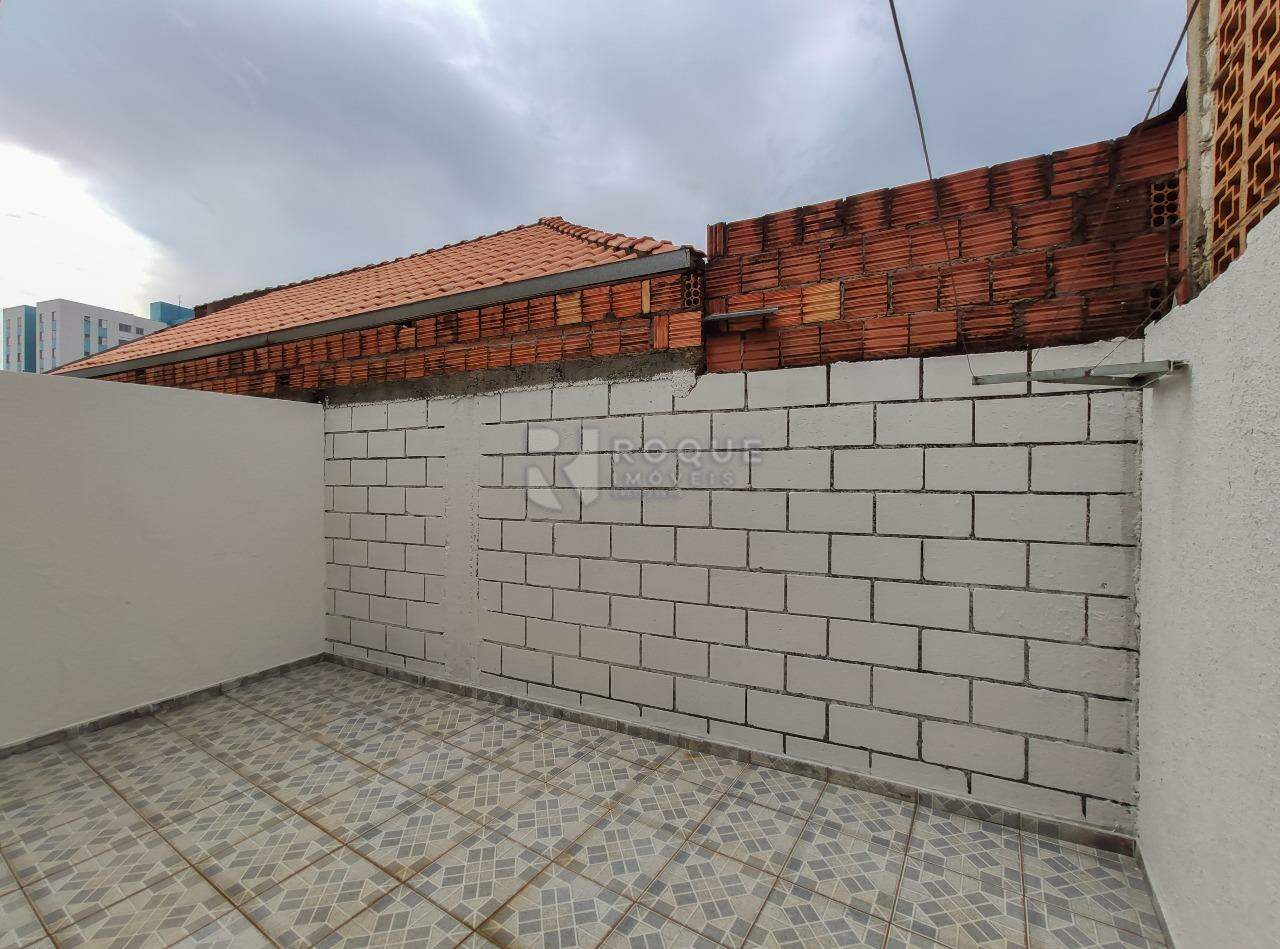 Casa Residencial para aluguel no bairro Vila Independência: Fundo 
