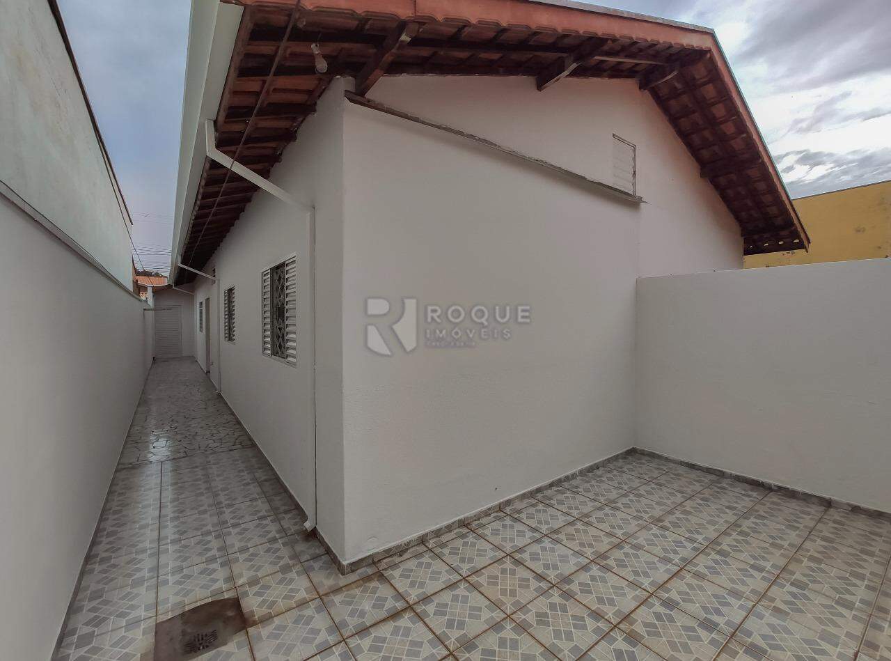 Casa Residencial para aluguel no bairro Vila Independência: Fundo 