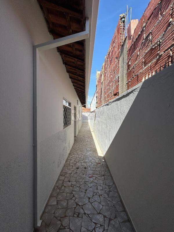 Casa Residencial para aluguel no bairro Vila Independência: Corredor 