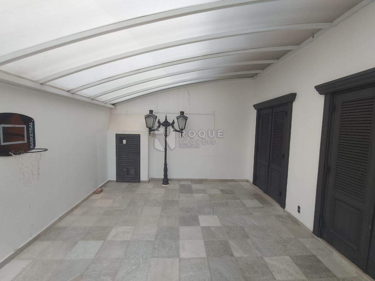 Casa Residencial para aluguel no bairro Vila Paraiso: Quintal frente