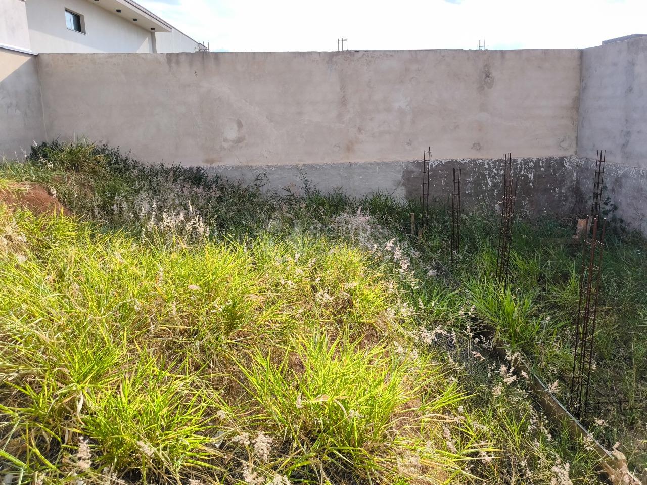 Terreno à venda no bairro Village Limeira: 