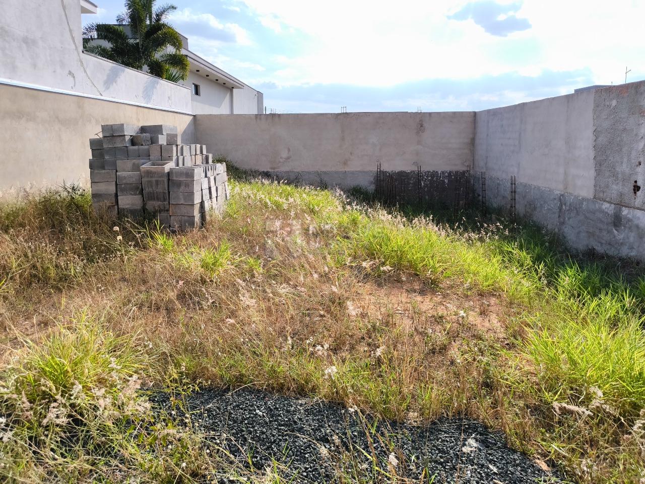 Terreno à venda no bairro Village Limeira: 