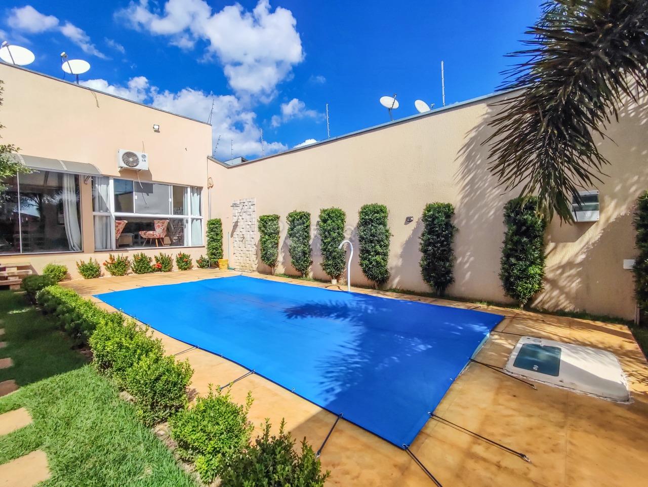 Área de Lazer à venda no bairro Residencial Interlagos: PISCINA