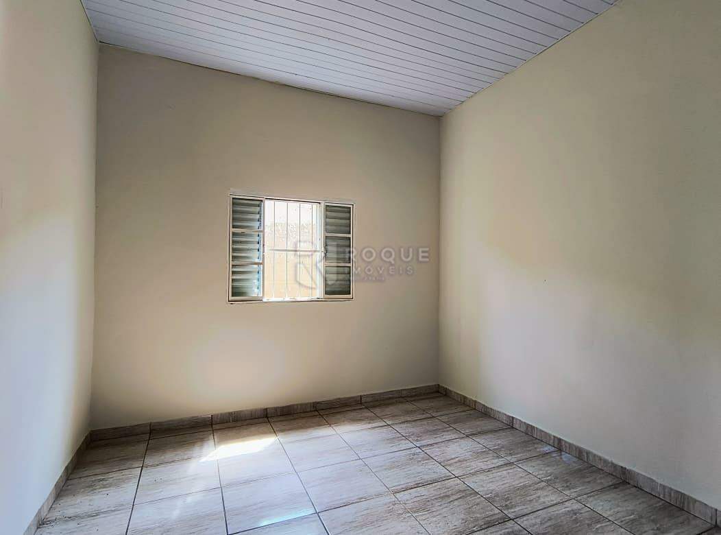 Casa Residencial para aluguel no bairro Vila Cristovam: Dormitório 01