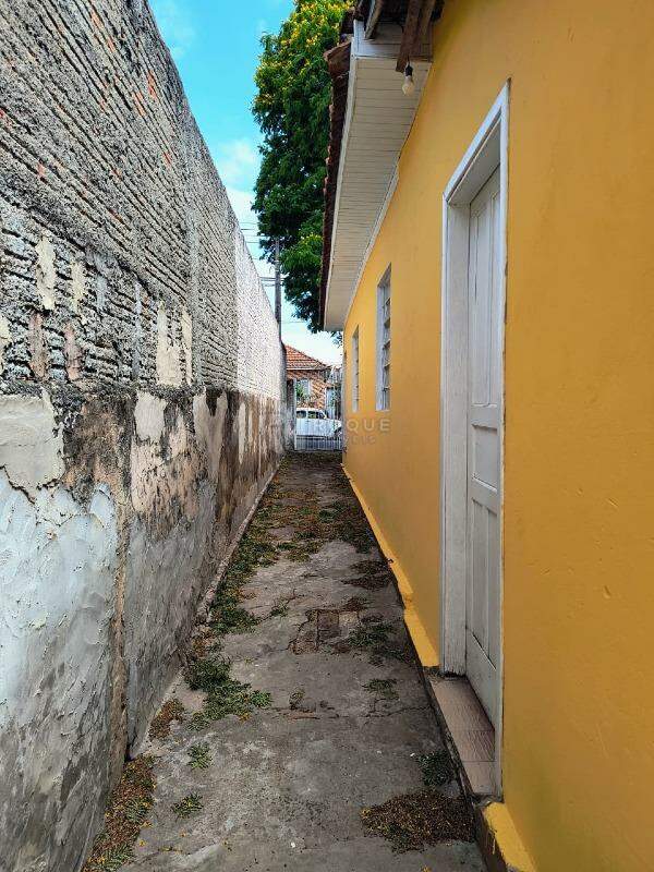 Casa Residencial para aluguel no bairro Vila Cristovam: Corredor