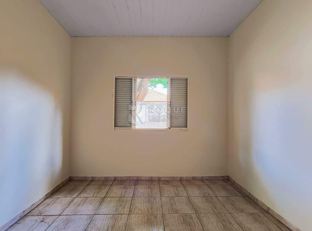 Casa Residencial para aluguel no bairro Vila Cristovam: Dormitório 02