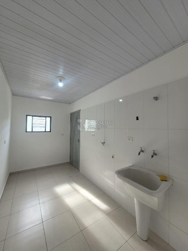 Casa Residencial para aluguel no bairro Vila Fascina: Lavanderia