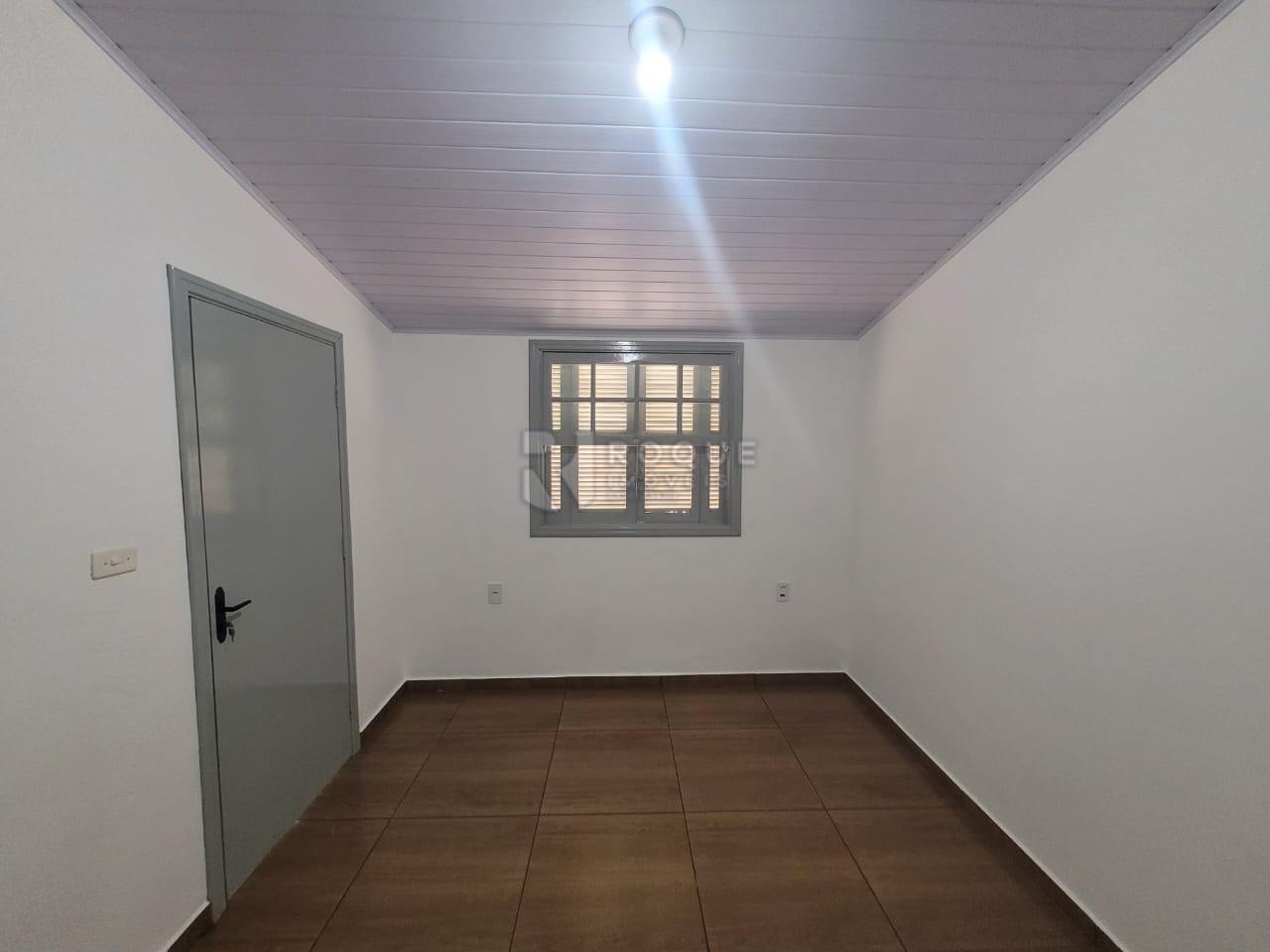Casa Residencial para aluguel no bairro Vila Fascina: Dormitório fundos