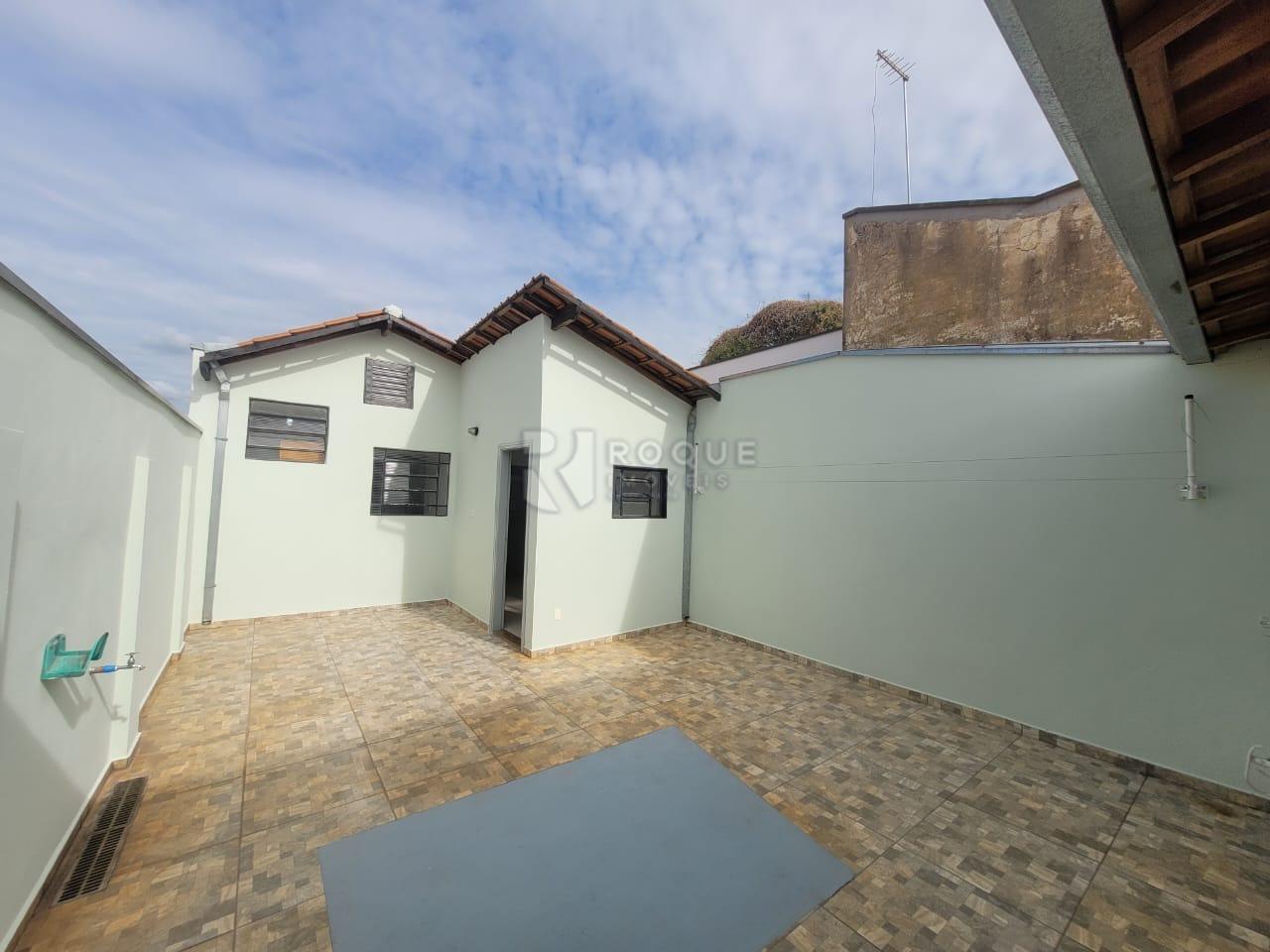 Casa Residencial para aluguel no bairro Vila Fascina: Fundos