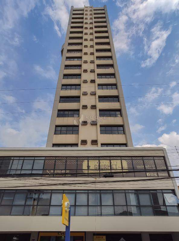 Salas/Conjuntos para aluguel no bairro Centro: Prédio 