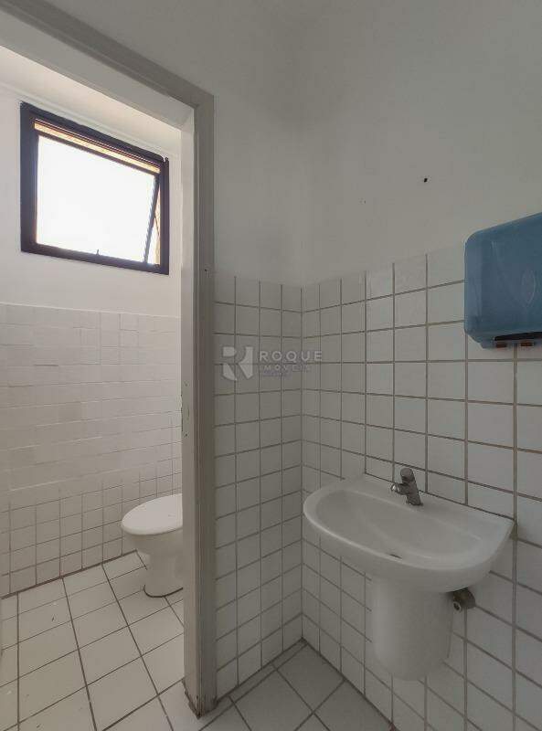 Salas/Conjuntos para aluguel no bairro Centro: WC 4