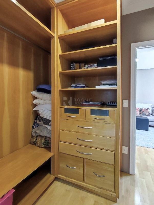 Casa em condomínio à venda no bairro Jardim Colina Verde: CLOSET DEMI SUÍTE 2