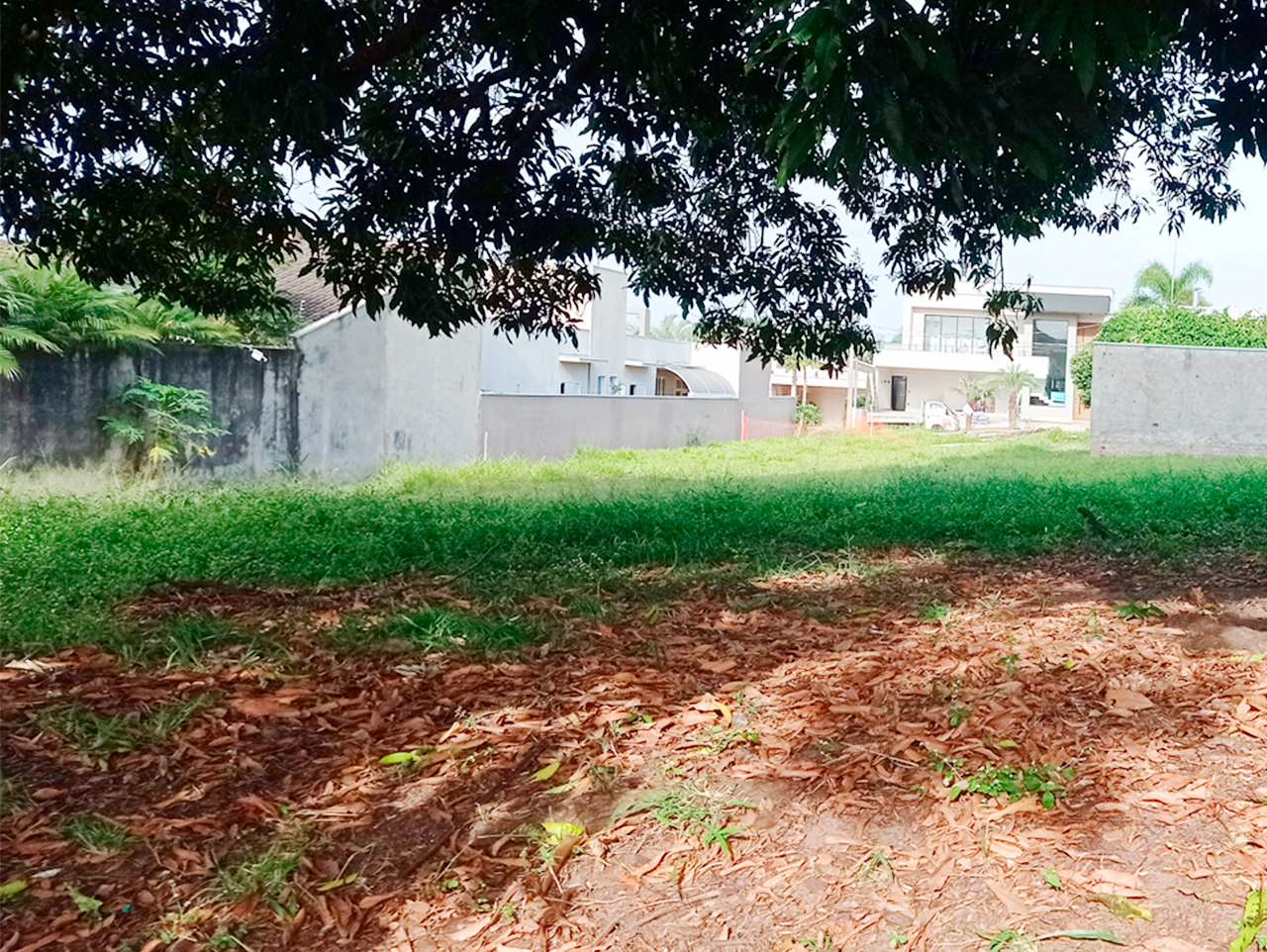 Terreno em condomínio à venda no bairro Portal de São Clemente: 