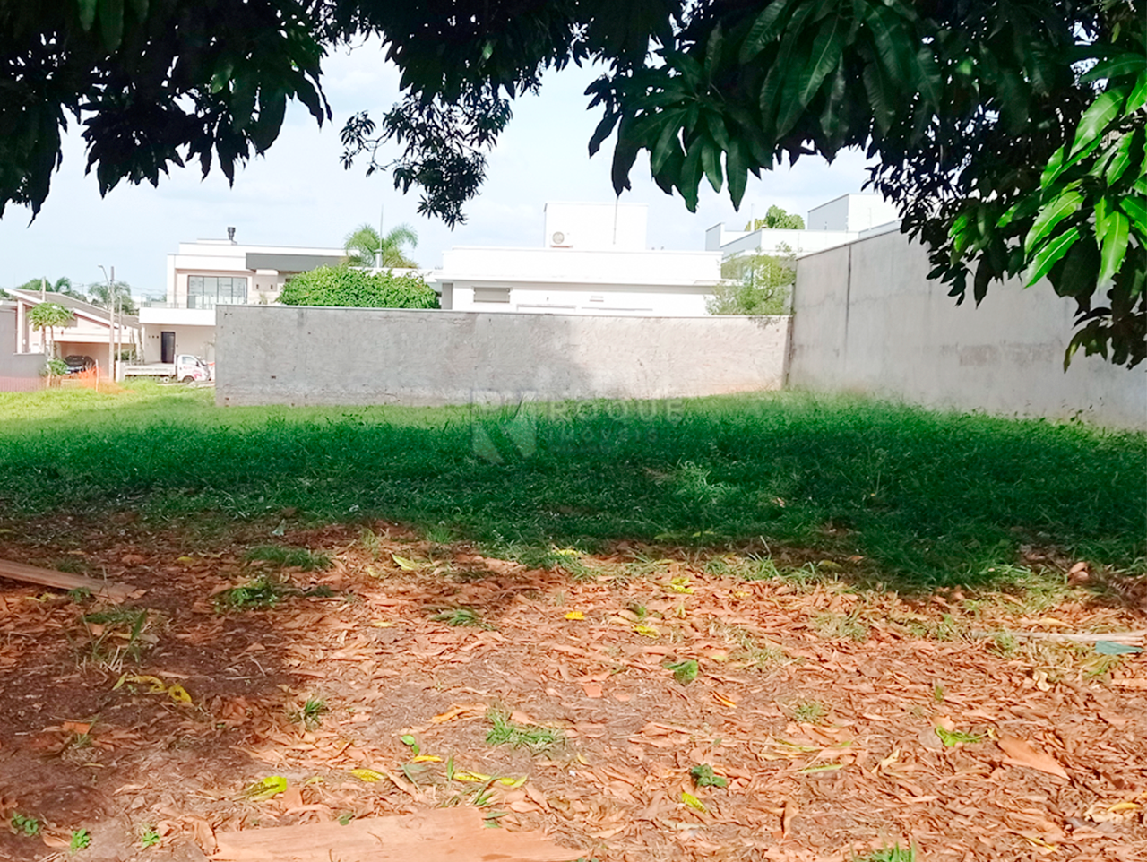 Terreno em condomínio à venda no bairro Portal de São Clemente: 