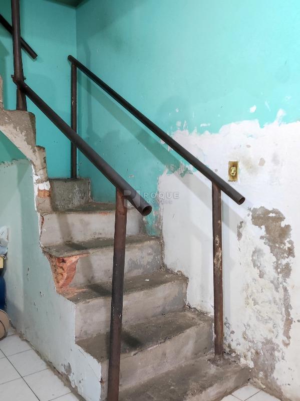 Casa Residencial à venda no bairro Parque Hippolyto: ACESSO PISO SUPERIOR