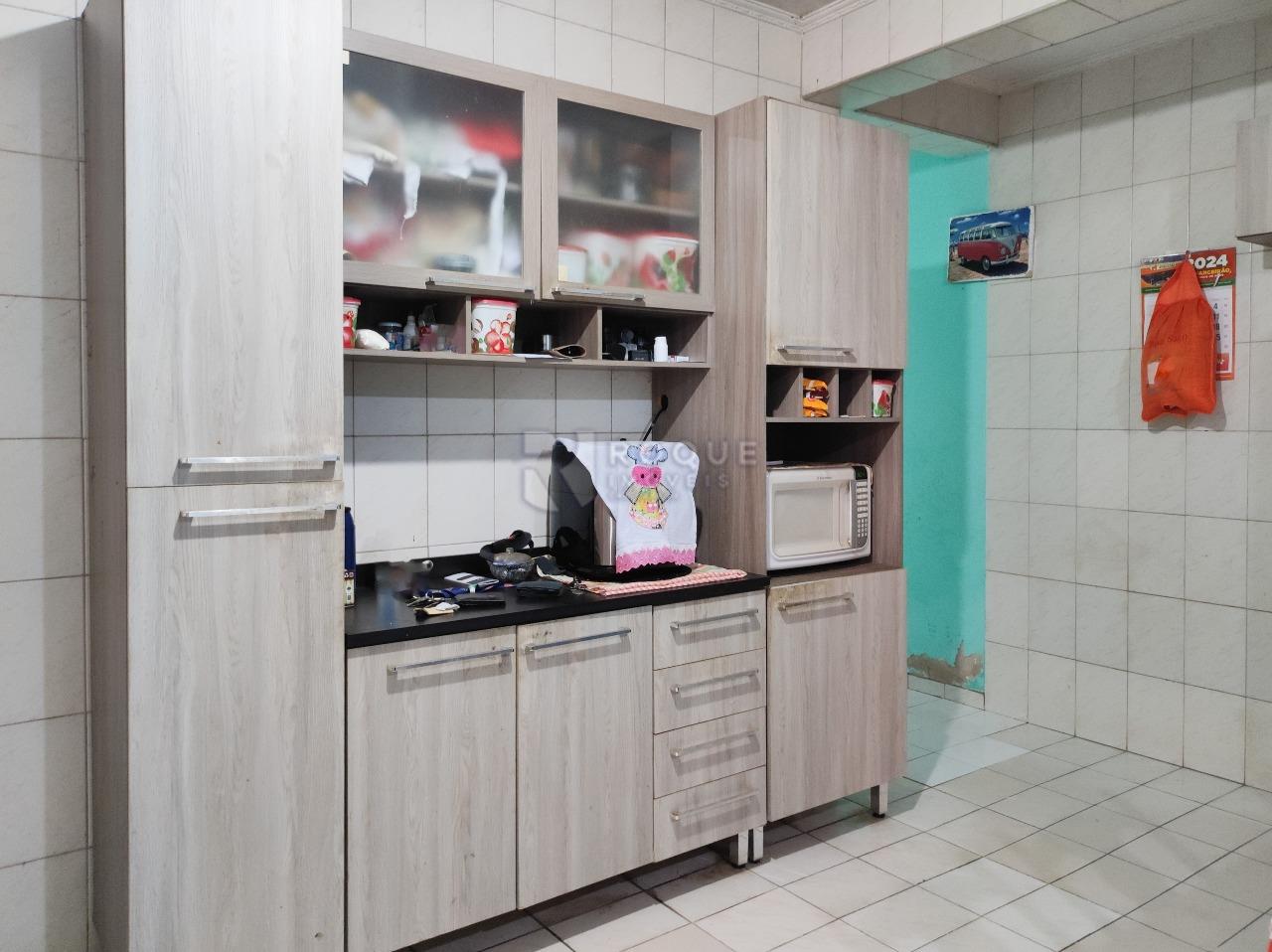 Casa Residencial à venda no bairro Parque Hippolyto: COZINHA