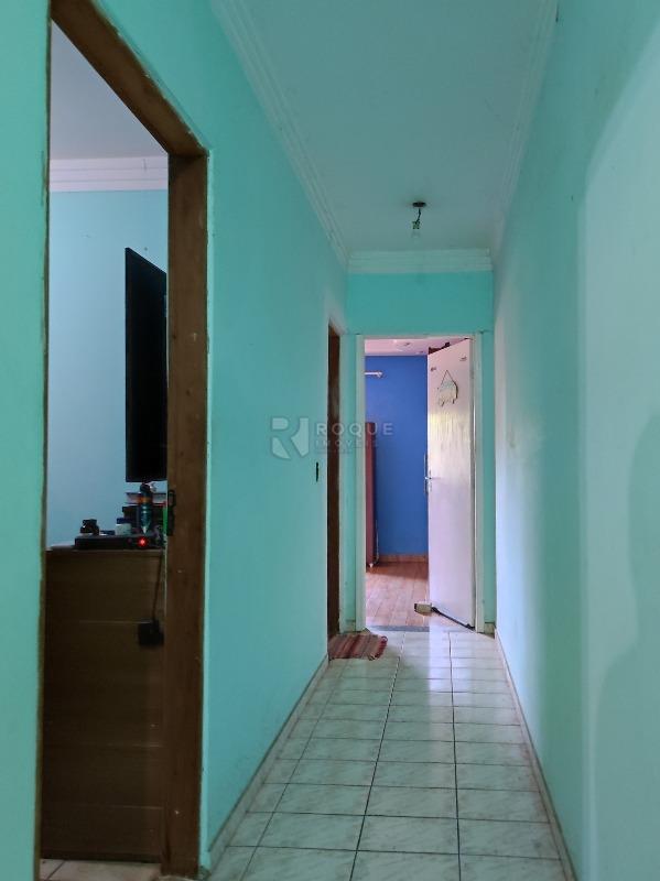 Casa Residencial à venda no bairro Parque Hippolyto: CORREDOR INTERNO