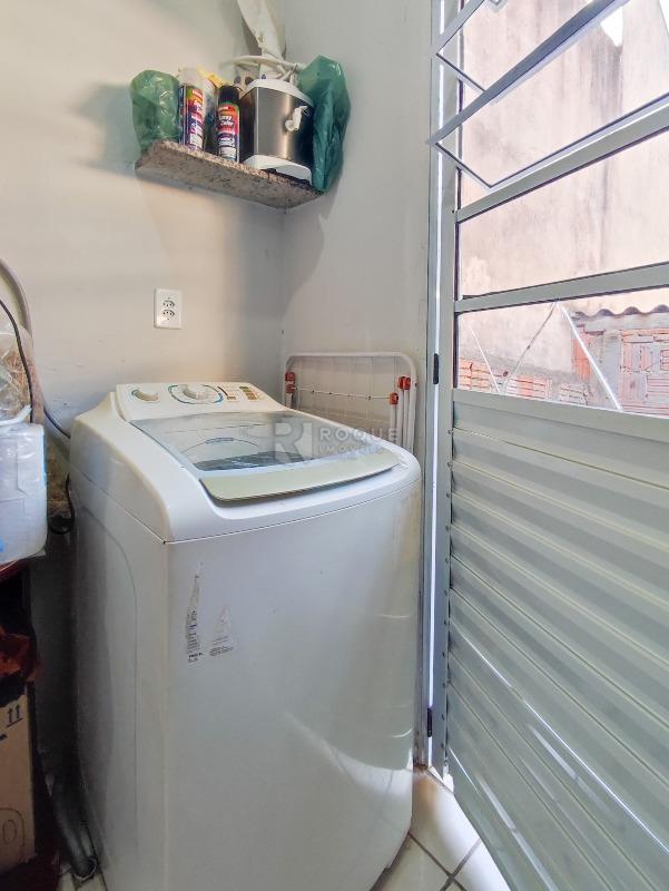 Casa Residencial à venda no bairro Parque Hippolyto: LAVANDERIA EDÍCULA
